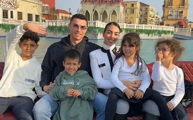 Cristiano Ronaldo ile dzieci: poznaj ich imiona i wiek oraz rodzinne życie