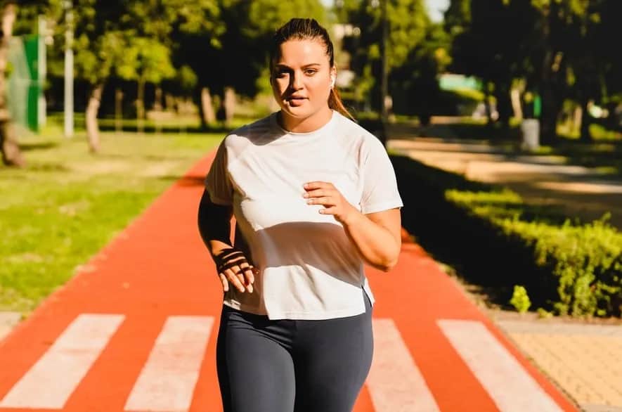 Ile km biegać, żeby schudnąć? Sprawdź, jak szybko osiągnąć cel